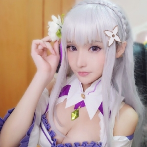 网红coser@在下萝莉控ii 写真作品33套+日常动态大合集[3242P+1V/12.8G]