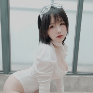 高质量coser@阿半今天很开心 写真作品原版合集[3.48G]