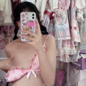 萝莉福利姬@麦麦脆汁鸡 尺度作品合集[1.44G]