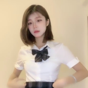 清纯颜舞姬@辣条公主佳佳 裸舞尺度福利秀[17V/6.17G]