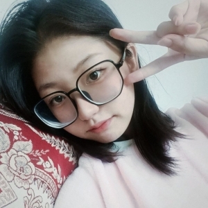 清纯颜反差眼镜娘@清水 尺度视图合集[365M]