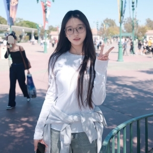 清纯颜反差眼镜娘@清水 尺度视图合集[365M]