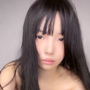 粉嫩白虎抖m@爸爸的喷水小母狗 尺度福利秀[6V/2.18G]